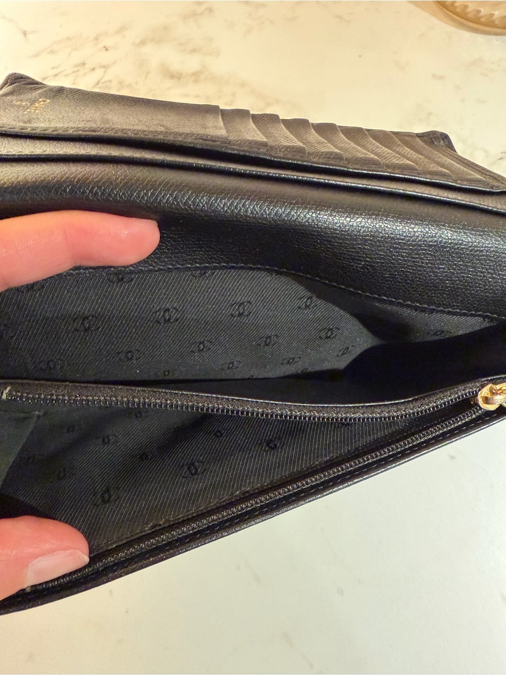 CHANEL Black Leather CC Logo Long Wallet - Picture 4 of 5